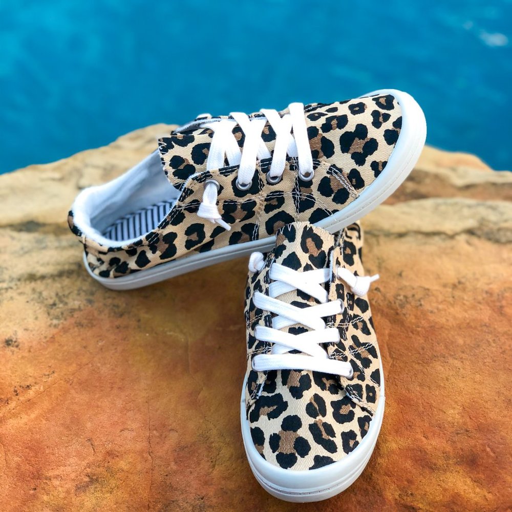 NEW in Box! Animal Print Slip-On Sneakers in sizes 5.5, 6, 6.5, 7, 7.5, … - Picture 1 of 6